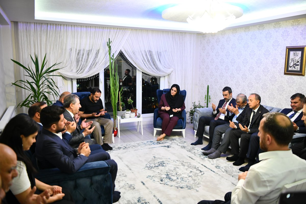 AK Parti Ankara (@akpartiankara) on Twitter photo İl Başkanımız Sn <a href="/hakanhanozcan/">Hakan Han ÖZCAN 🇹🇷</a> Milletvekilimiz Sn <a href="/jsarieroglu/">Jülide Sarıeroğlu 🇹🇷</a> ile birlikte İl Yönetim Kurulu Üyemiz Musa Balkan’ın kıymetli babası Nurettin Balkan’ın vefatı dolayısıyla taziye ziyaretinde bulundu.
Merhuma Allah’tan rahmet, Balkan Ailesine sabr-ı cemil dileriz. İl Başkanımız Sn <a href="/hakanhanozcan/">Hakan Han ÖZCAN 🇹🇷</a> Milletvekilimiz Sn <a href="/jsarieroglu/">Jülide Sarıeroğlu 🇹🇷</a> ile birlikte İl Yönetim Kurulu Üyemiz Musa Balkan’ın kıymetli babası Nurettin Balkan’ın vefatı dolayısıyla taziye ziyaretinde bulundu.
Merhuma Allah’tan rahmet, Balkan Ailesine sabr-ı cemil dileriz.