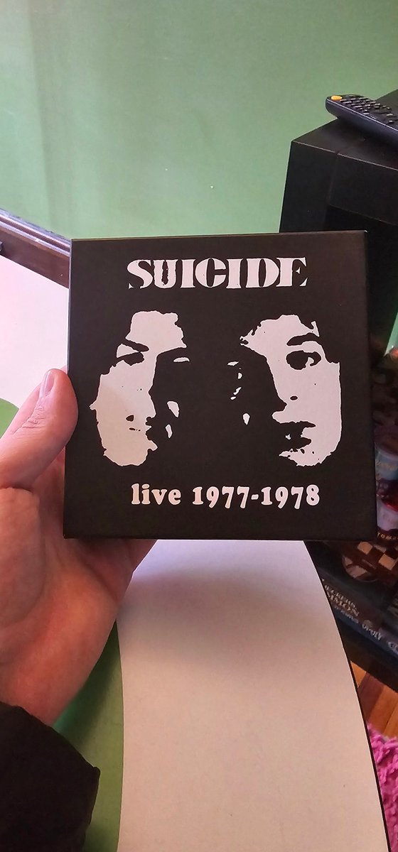 heckling (@fraeiounk) on Twitter photo WOOOOOOAH
5 discs and 13 performances by the best musical duo to ever do it!
<a href="/ALANVEGAHQ/">ALAN VEGA OFFICIAL</a> <a href="/MartinRev_/">Martin Rev</a>
Thank you Katherine for the perfect bday gift 🥲🥰 WOOOOOOAH
5 discs and 13 performances by the best musical duo to ever do it!
<a href="/ALANVEGAHQ/">ALAN VEGA OFFICIAL</a> <a href="/MartinRev_/">Martin Rev</a>
Thank you Katherine for the perfect bday gift 🥲🥰