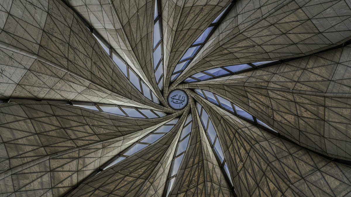 remycloyd's tweet photo. Celestial Geometry: Reflection Unbound

Ceiling of the Bahá’í temple in Santiago, Chile 

Hasselblad X2D 100 C + 20–35MM f/3,2-4,5E coupled with a geometric manipulation accentuating the intersection of devotional space and abstract digital geometry https://t.co/NCfQq6yZa1