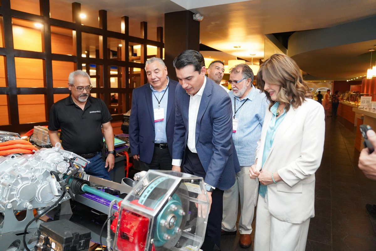 Froylán Gámez Gamboa (@froylangamezg) on Twitter photo Inicia el Sonora Tech Forum: Semiconductors and the Future of Energy 🚀
El talento local está listo para enfrentar grandes retos y competir a nivel global.
Con el respaldo de nuestro gobernador <a href="/AlfonsoDurazo/">Alfonso Durazo</a> y el #PlanSonora, no solo vamos al ritmo del futuro, lo estamos Inicia el Sonora Tech Forum: Semiconductors and the Future of Energy 🚀
El talento local está listo para enfrentar grandes retos y competir a nivel global.
Con el respaldo de nuestro gobernador <a href="/AlfonsoDurazo/">Alfonso Durazo</a> y el #PlanSonora, no solo vamos al ritmo del futuro, lo estamos