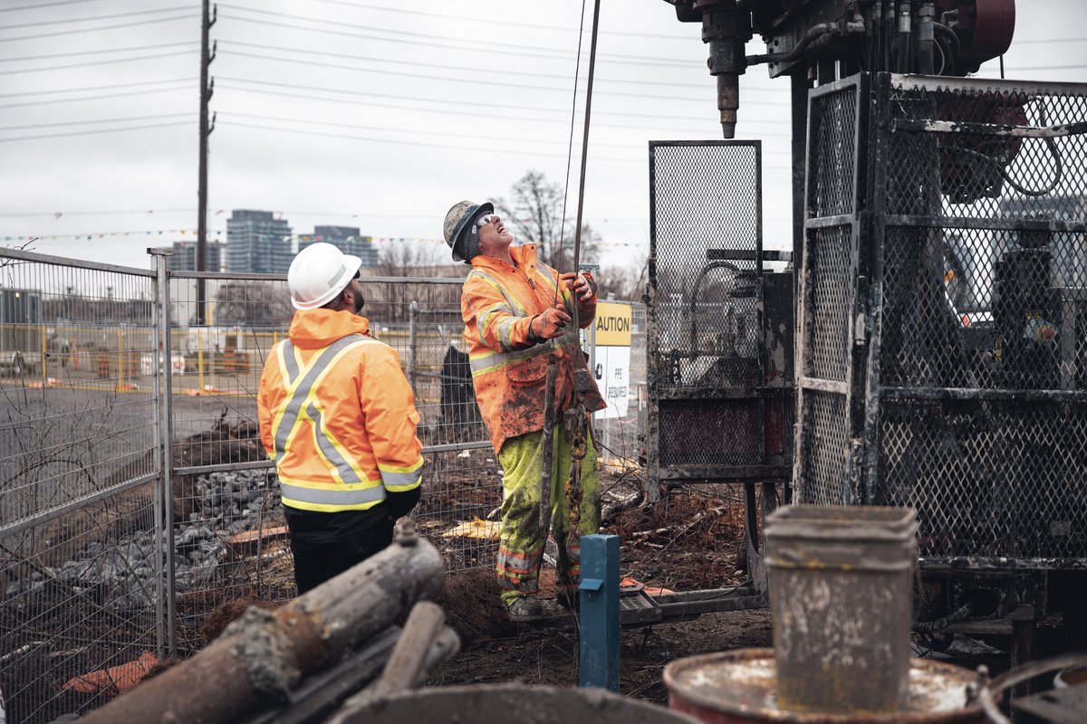 We’re digging in — literally! 👷‍♀️🚧 Crews have started borehole drilling at Walmsley Brook — a small stream in the Don Valley. 

These boreholes will give engineers key insights into ground conditions to help design the Ontario Line’s elevated guideways.