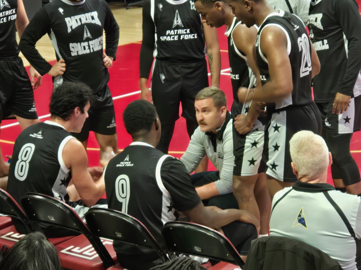 SLDelta45's tweet image. 🏀From Tip-Off to Title🏆
Just 8 months after their first game, the SLD 45 Varsity Basketball Team won the 2025 #MilitaryBasketballAssociation Championship—in their first season.
Guardians, Airmen & civilians came together made history on national TV.
patrick.spaceforce.mil/News/Article-D…