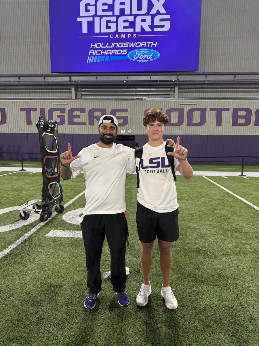 Gavinhiggins25's tweet image. Had a great time at LSU specialist camp. Won the FG goal comp, charted perfectly up to 55 yards. Looking forward to coming back!
@Coach_AAnand @LAFootballMagTV @CoachRJackson34 @LASpecialTeams @LSUfootball @HKA_Tanalski @Briggs_bourg @PBS_EaglesFB @RecruitLouisian