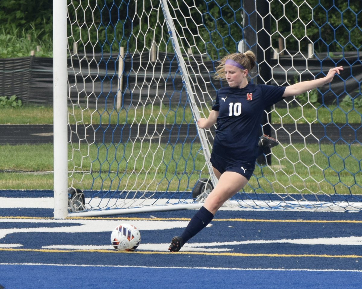 BNHSSports's tweet image. A goal from Haylee Gallas to go up 1 early, but in the end couldn’t hold of Nazareth. A historic season for the Soccer program as they get their first ever Sectional title and competed hard tonight in the Super-Sectional losing 2-1. We are SO PROUD of this team!! #RollThunder