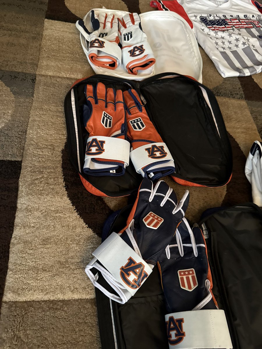 Leah Byrd (@leahbyrd2026) on Twitter photo Thank you so much <a href="/shophtsports/">Hometown Team Sports</a> for the package!! Looking forward to hitting more bombs in these 😉😉. Thank you so much <a href="/shophtsports/">Hometown Team Sports</a> for the package!! Looking forward to hitting more bombs in these 😉😉.