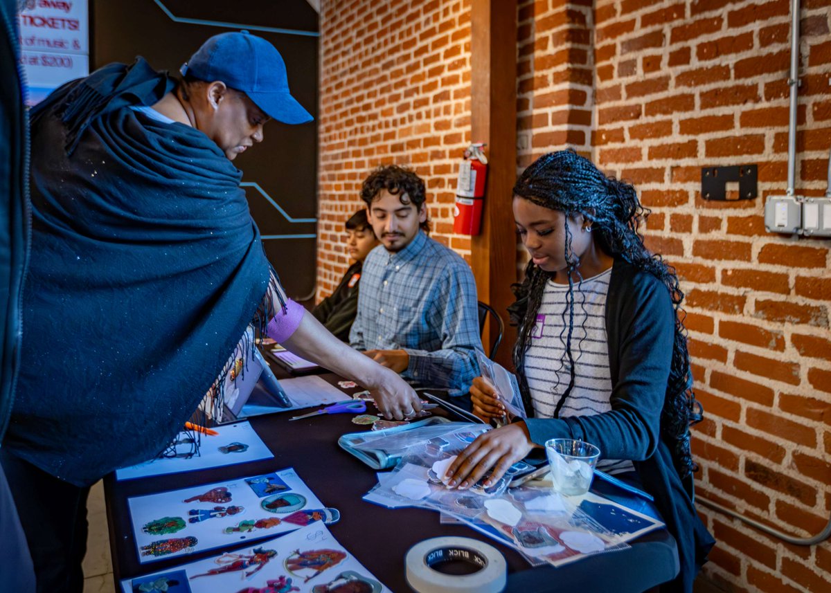 SoLa Student Showcase 2025 🌟
The showcase was buzzing with pride as students shared the projects they’ve been working on all semester. We’re so grateful to our incredible SoLa community for showing up, supporting our students, and making this celebration truly special. 💛