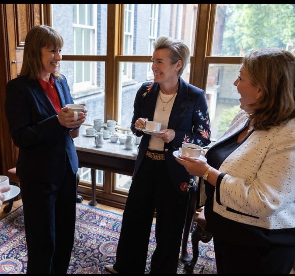 Tina McKenzie MBE (@tinamckenz) on Twitter photo Met today with <a href="/RachelReevesMP/">Rachel Reeves</a> and <a href="/darrenpjones/">Darren Jones MP</a> to discuss the upcoming spending review. We discussed capital expenditure, access to finance, energy costs, access and costs of labour as well as upcoming investment in transport. <a href="/fsb_policy/">Federation of Small Businesses (FSB)</a> Met today with <a href="/RachelReevesMP/">Rachel Reeves</a> and <a href="/darrenpjones/">Darren Jones MP</a> to discuss the upcoming spending review. We discussed capital expenditure, access to finance, energy costs, access and costs of labour as well as upcoming investment in transport. <a href="/fsb_policy/">Federation of Small Businesses (FSB)</a>