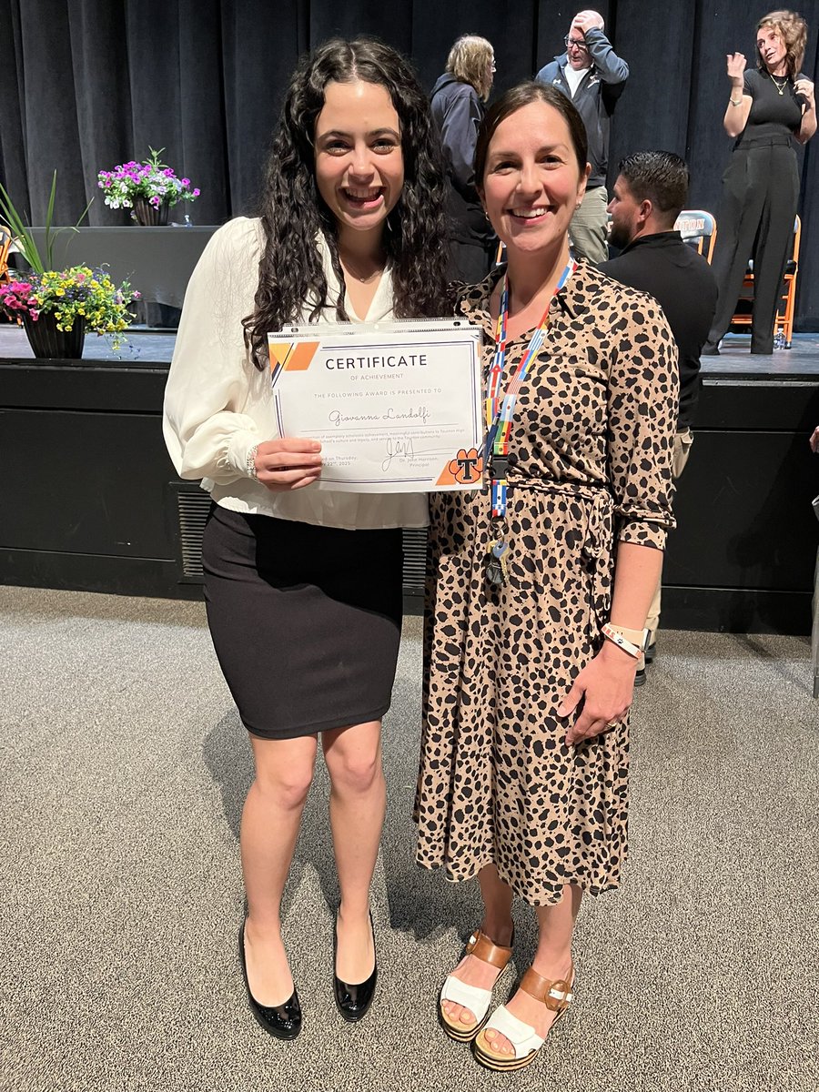 senoritapacheco's tweet photo. Jessica DePina and Giovanna Landolfi were our 2025 world languages department scholarship recipients! Congratulations to you both for shining bright and going above and beyond as cultural ambassadors! @Taunton_Schools @JHarrisonTHS https://t.co/8Ag0GwPxwp