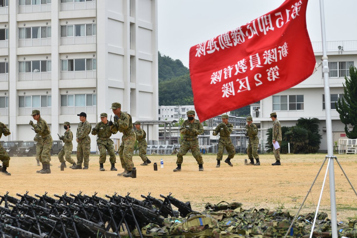 【自衛官候補生成長日記】自衛官候補生達の訓練もいよいよ佳境に入ってまいりました。
この日は格闘訓練を実施し、駐屯地中に「ヤーっ！」という掛け声を響かせながら前後左右の受け身等、近接戦闘の基礎を学びました。
基礎から学び1歩ずつ成長中です。