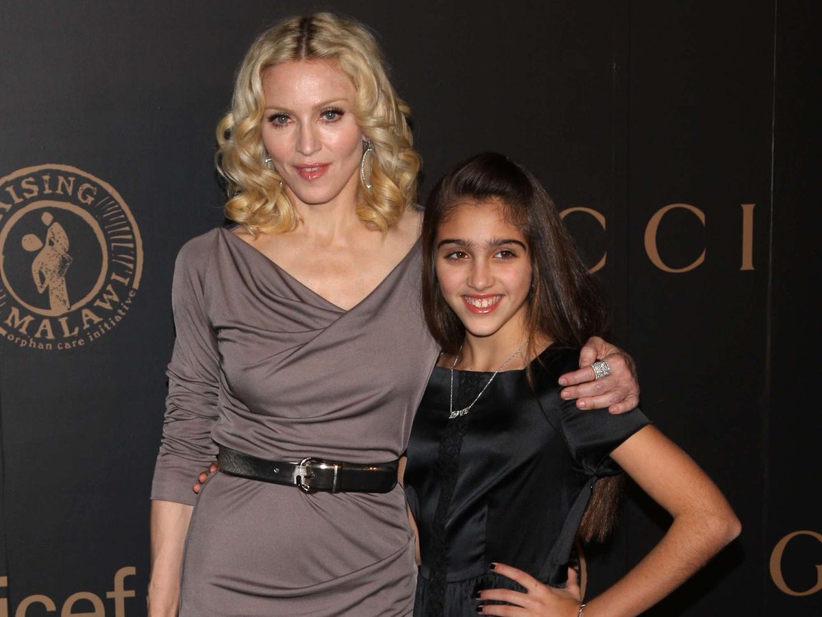 T (@bottleblondez) on Twitter photo 