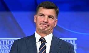 Who is pressuring Labor to raise defence spending?
Mr Watergate himself.