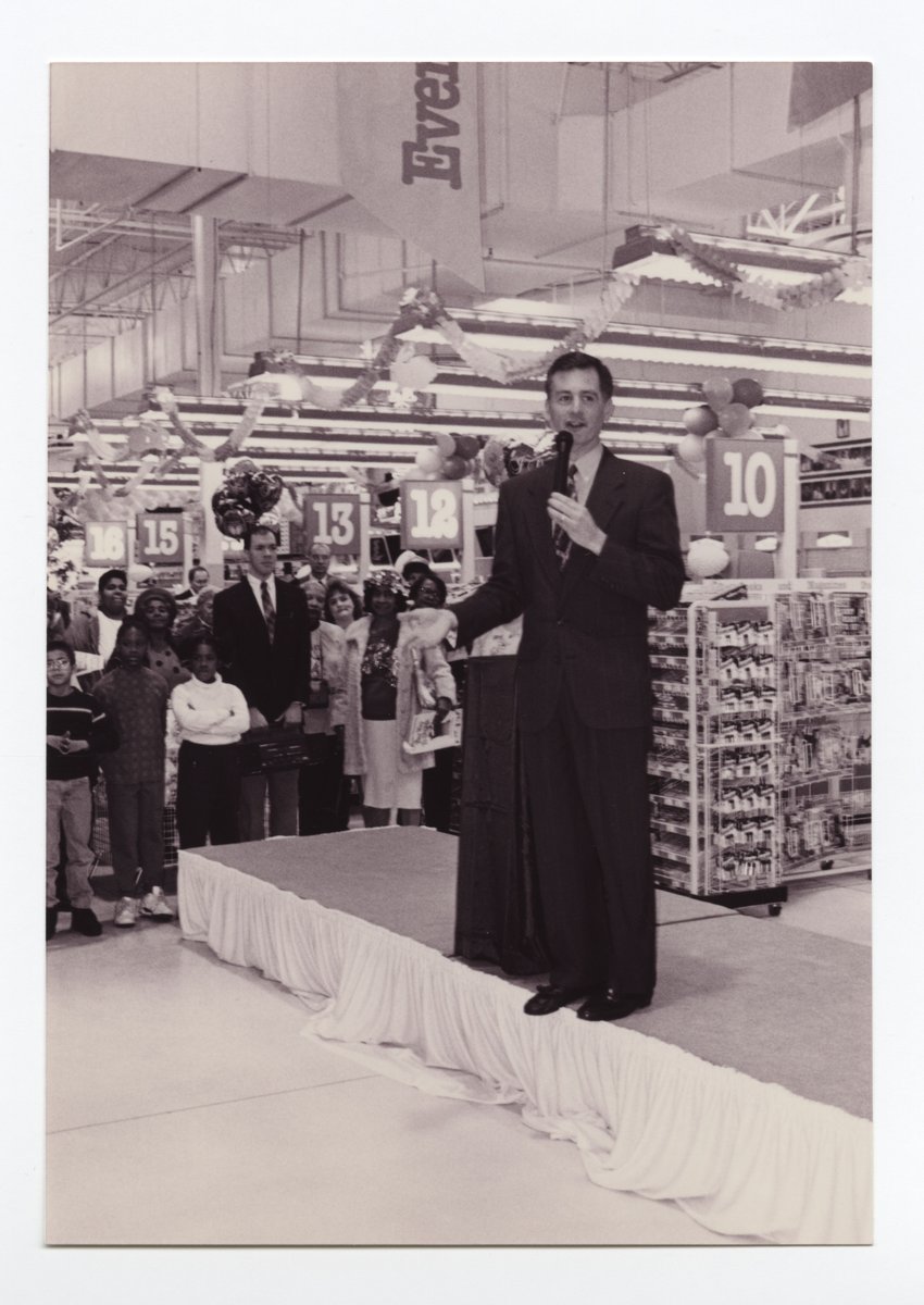 In our last episode of the season, former Mayor of Indianapolis Stephen Goldsmith joins us for the IN-Jewish History Podcast to discuss his experiences as the first Jewish Mayor of Indianapolis.
creators.spotify.com/pod/show/injew…