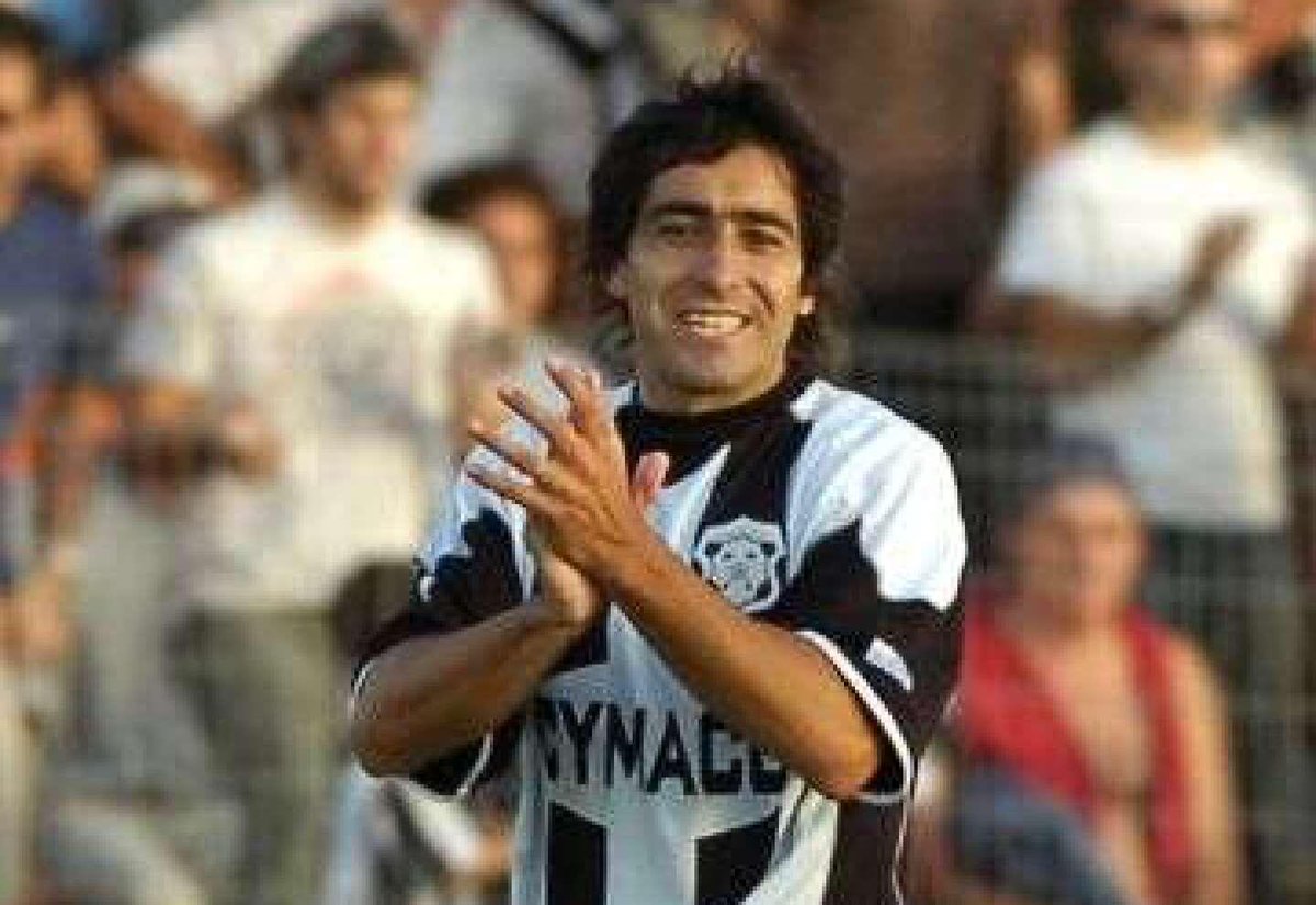 #AlAire el Asistente Técnico, ex jugador y goleador bohemio, Miguel Ximénez: "Muy contento de volver al club y con este presente. Uno siempre se ilusiona pero hay que seguir así".