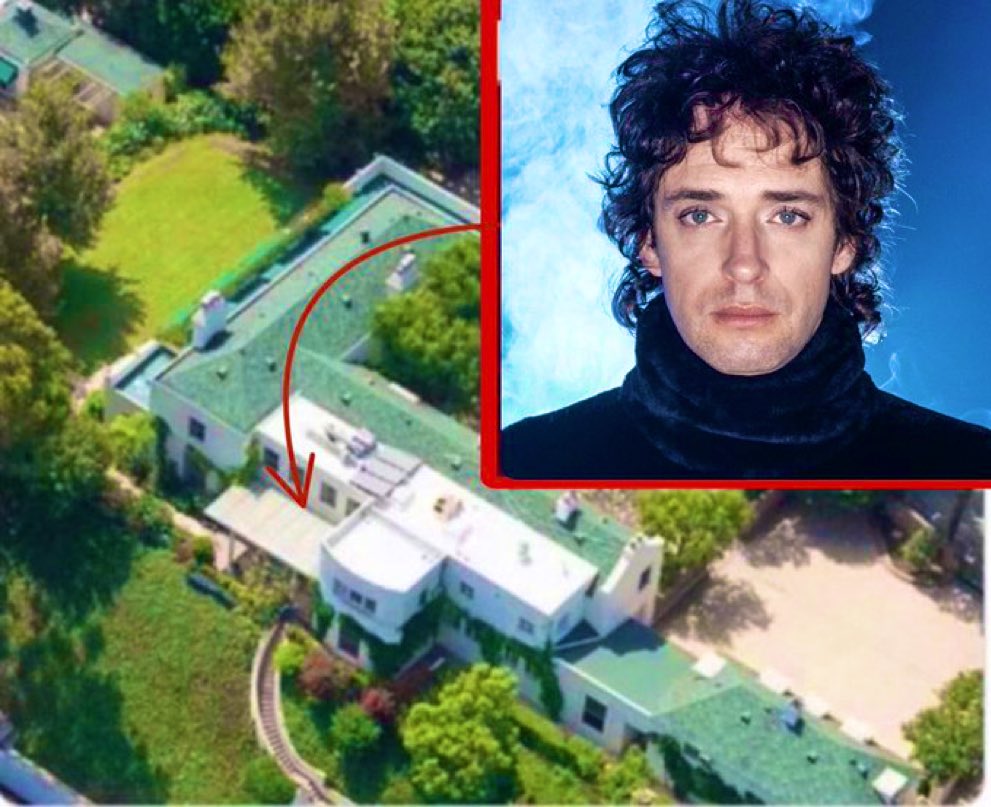 “Turbio”:
Porque la autopsia del cadaver del cuerpo que encontraron enterrado en el patio de Cerati, arrojó que son de los años 90’, se desconoce el sexo, y se trata de "una persona joven, menor de 30 años y de una contextura física grande"
