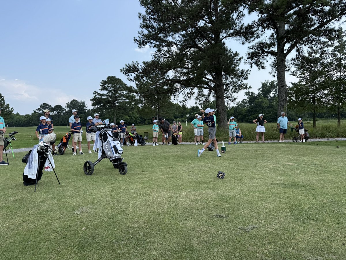 ChattanoogaGolf's tweet image. Today was our first match PGA Jr. League match. Facility was in great shape for our first host match!
Team 1 won 9-3 against team Ooltewah Club today. Congratulations on the win!
Team 2 match against Windstone Club Thursday!