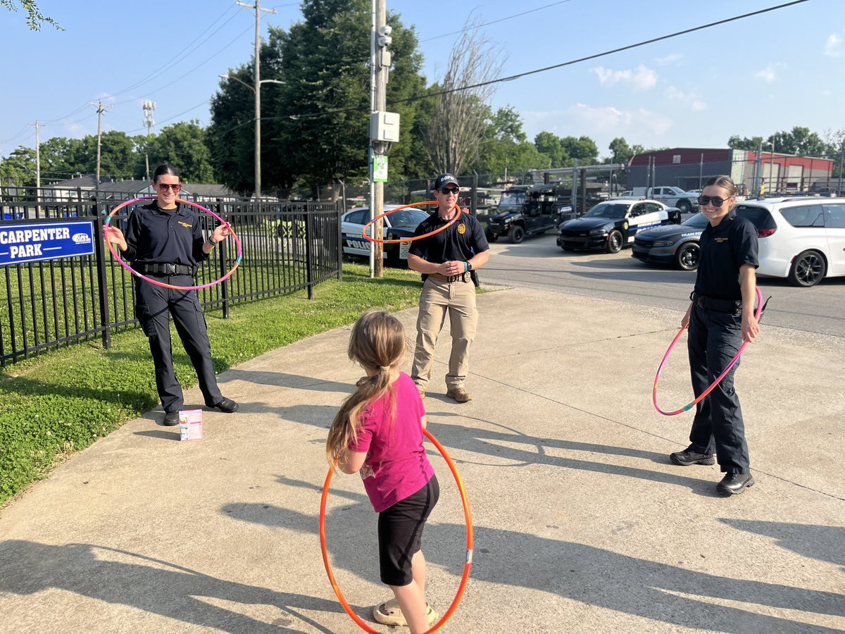 Being part of the community is what makes this job special. Tonight, we joined neighbors, city staff &amp; partners for the HD Carpenter Park Block Party—tag, sidewalk chalk, great convos &amp; shared meals
Thanks for making #BGKY the best place to be! 💙
#CommunityFirst #duncanhinesdays