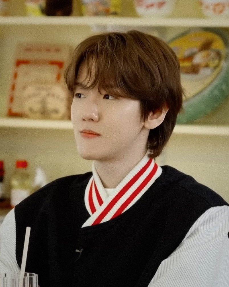 baekhyun — xiumin's ramyeon store 🍜