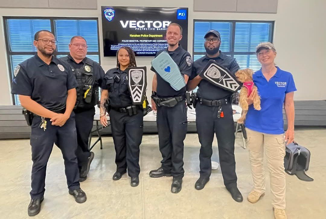 VectorBarrier's tweet photo. SROs from the Hanahan Police Department in South Carolina attended our Personal Protective Barrier training under the direction of Chief Richard Gerhardt.

Lucy the autism liaison dog oversaw the training and gave it 2 paws up! 🐾❤️💙 https://t.co/fm6Y8R8x8G