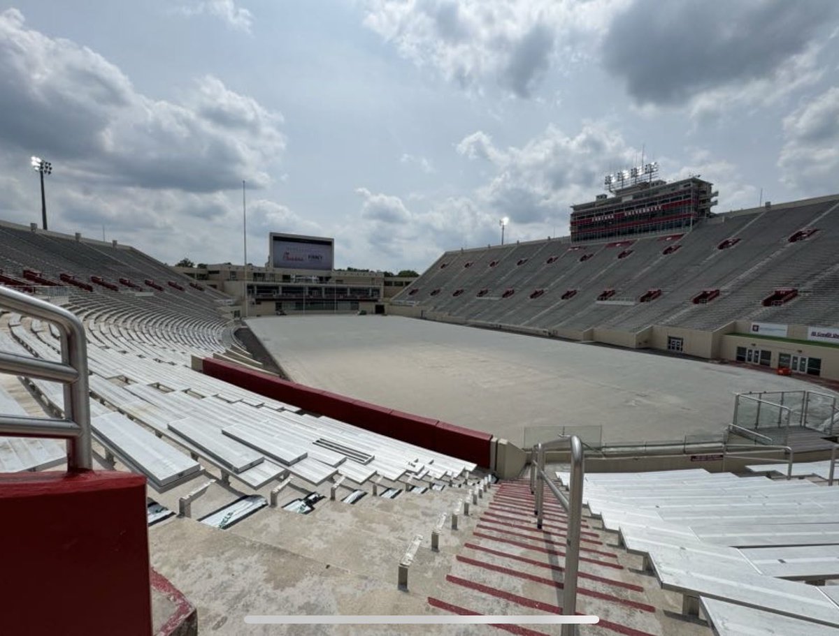 Camboz7774's tweet photo. Had a great time @IndianaFootball ’s Big Man Camp today!! I learned a lot and had fun competing with others. Thanks again @Coach_AHiggins for the camp invite!
@OLMafia 
@WestoshaFBall 
@DuhawkQB8 https://t.co/mbb7FP8uPM