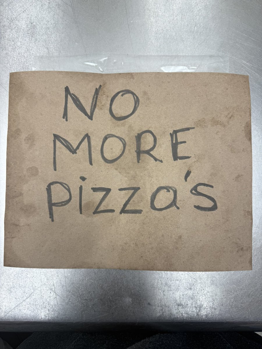 prysmatoo's tweet image. Fucking crying bro why is my coworker Slenderman