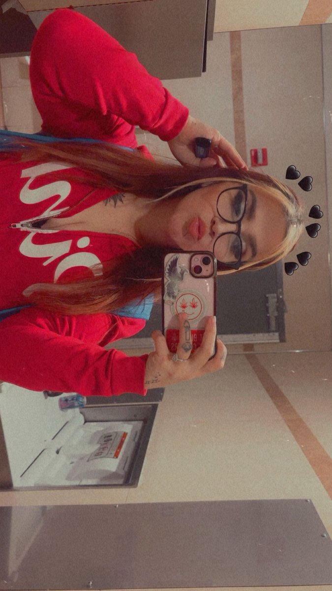 cherrycammyy tweet media