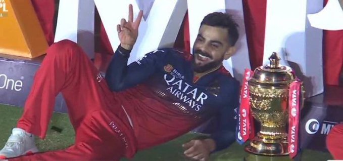 Flickofthcwrist's tweet photo. Finally virat kohli and rcb won ipl. https://t.co/AuefNq6bEI