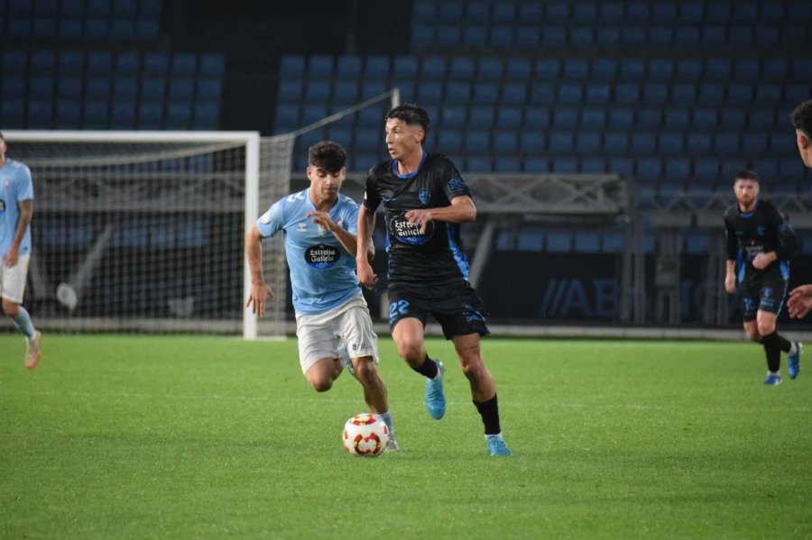 MCeleste1923's tweet photo. 🚨MERCADO🚨

📌 @Pedropabloalons - @aocontraataque 

▶️O @RCCelta preguntou por Jairo Noriega (@Jaironoriega_10) para o Fortuna pero o xogador dixo que non polo seu sentimento ó @RCDeportivo. 

▶️Jairo vai esperar chamada do #Depor. 

📸 @Ourense_CF 

https://t.co/CTzoP7RNp8 https://t.co/VSe4HkfHyO