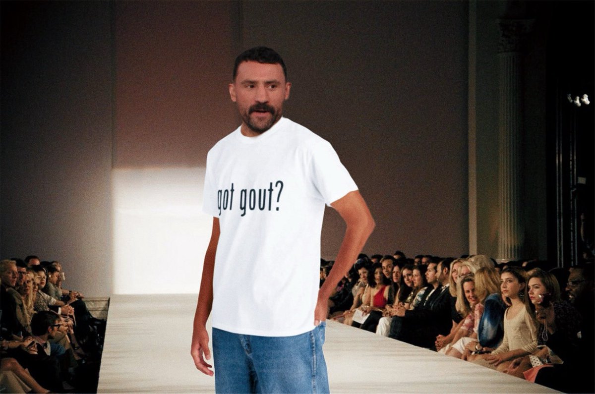 chicletsmemes's tweet image. Gucci has picked up @BizNasty2point0 for a gout awareness clothing line