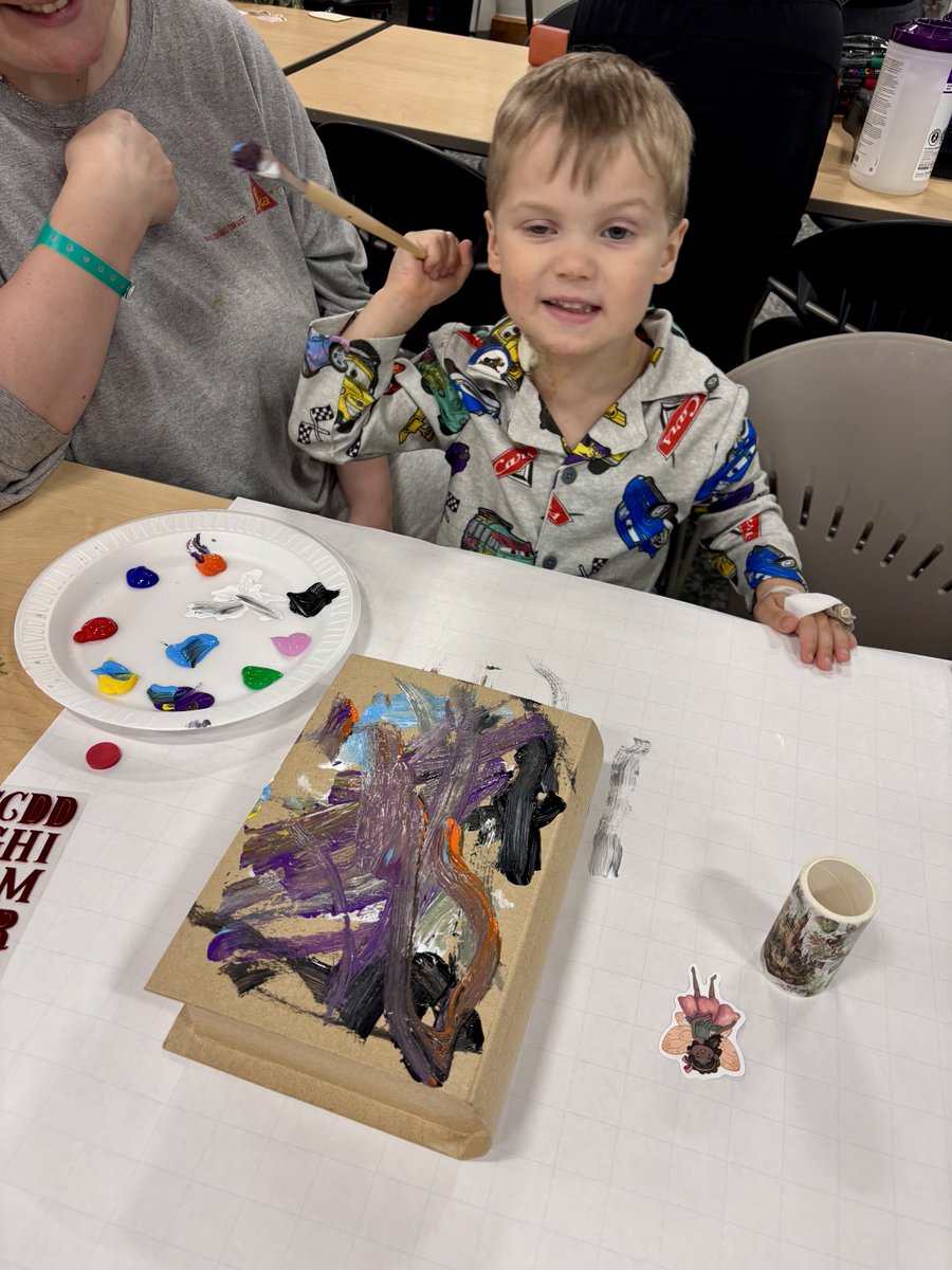 Children's Mercy patients making art for the new art galaxy exhibit
It's so important for patients to have a creative outlet and be able to connect with each other.