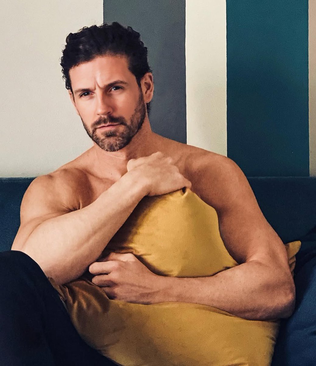 Good night beta’s 

Want to see what’s under the pillow 😁you know how to faqqot. 

Cashmaster ~ gay ~ findom ~ paypig
Cashcow ~ geldslaaf ~ geldsklave
Ausfindom ~ findomaus ~ findombrazil