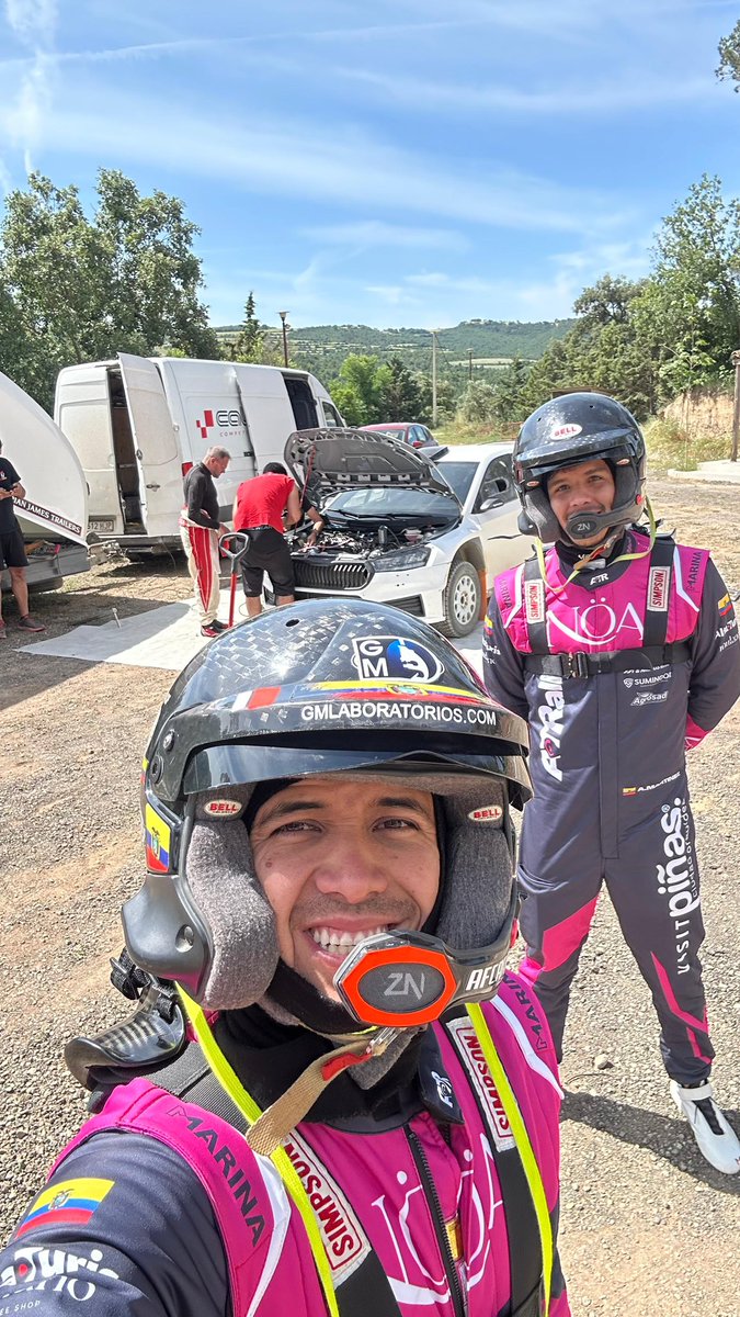 mundotuercaecu's tweet photo. El piloto Alejandro Martínez y su copiloto Andrés Felipe Carpio, están haciendo las pruebas a su Skoda Fabia Rally2, para correr el Rallye Reino de León 5 y 6 de junio. Mismo que tiene tripulaciones de México, Ecuador, Paraguay, Brasil, Gran Bretaña, Alemania y Rusia. https://t.co/LUgcPBQ1eI