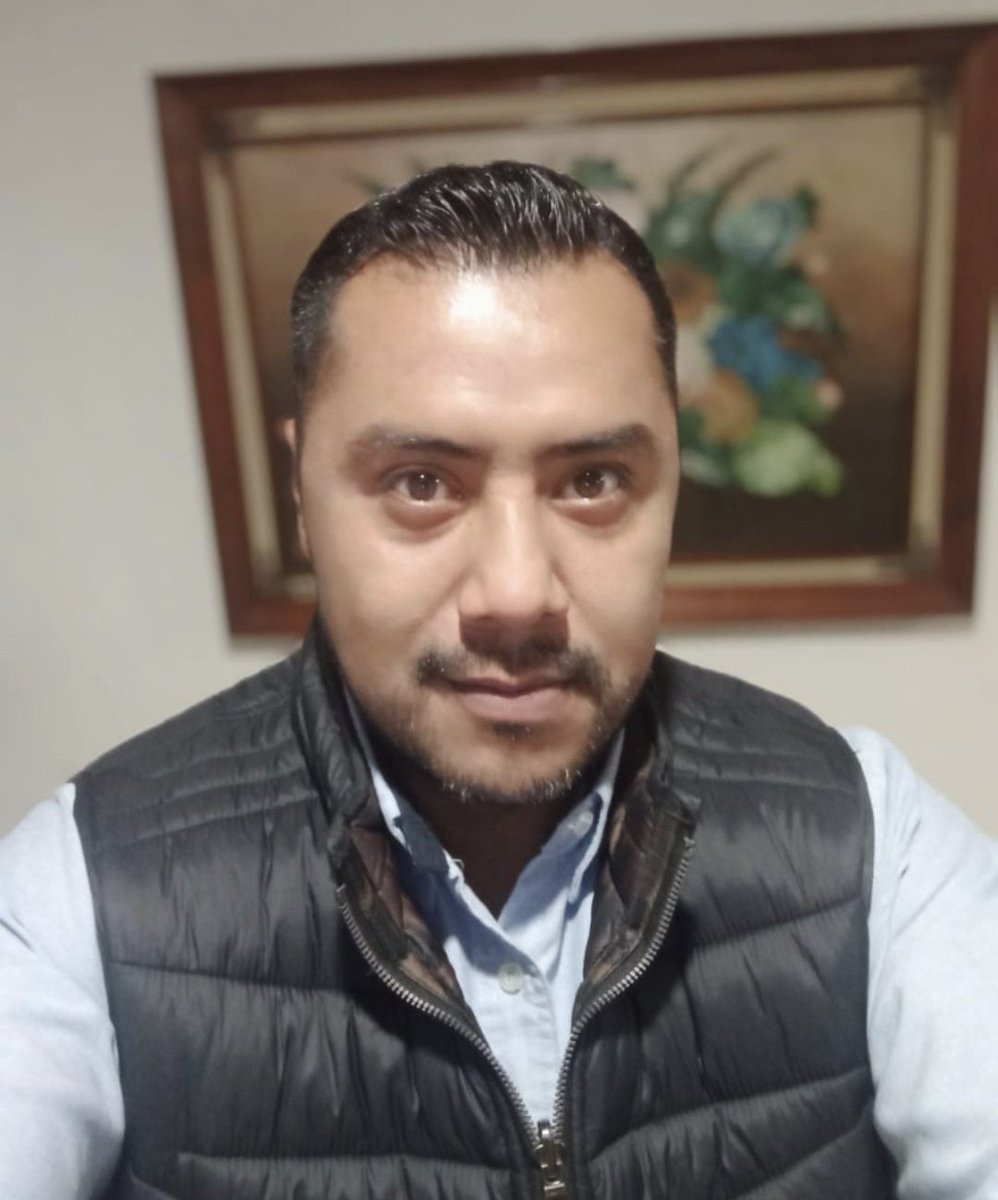 LaReynadeX's tweet photo. @Prince_Pakeii Ya lo dijiste nadie te conoce por eso te cuelgas de la fama de pakeii  
HAHAHAHAHAHA https://t.co/fVJA2C1ntv