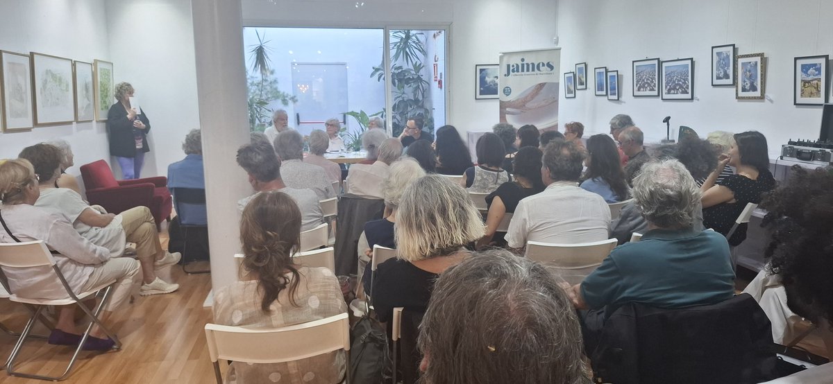 Cafè Central (@cafecentraljs) on Twitter photo Amb Mireille Gansel a la <a href="/Jaimes/">Jaimes Leggett</a> parlant de traducció amb <a href="/destret/">dolors udina</a> i <a href="/aclapesf/">Antoni Clapés</a> a partir de LA FRONTERA INVISIBLE publicat a la col•lecció Balbec que coeditem amb @llibresdelsegle Amb Mireille Gansel a la <a href="/Jaimes/">Jaimes Leggett</a> parlant de traducció amb <a href="/destret/">dolors udina</a> i <a href="/aclapesf/">Antoni Clapés</a> a partir de LA FRONTERA INVISIBLE publicat a la col•lecció Balbec que coeditem amb @llibresdelsegle