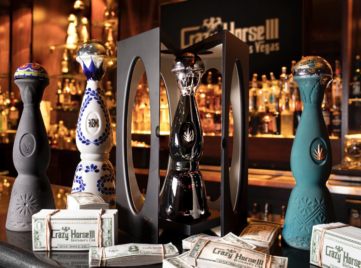 BrandBombPR's tweet image. 🔥 Summer is officially on at Crazy Horse 3, and it’s stacked with next-level parties, unbeatable drink deals and one-of-a-kind VIP experiences you won’t find anywhere else! Whether you're sipping, cheering or leveling up, summer starts here. 🔥