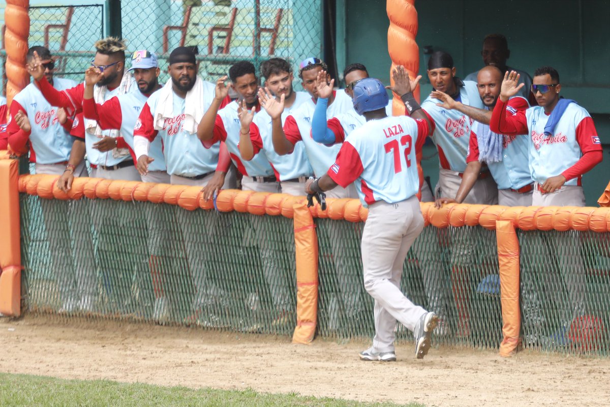 Victoria de Ciego de Ávila, 9x5 sobre Las Tunas, en el tercer juego de la final de la III Liga Élite del #BeisbolCubano. Va delante 3-0. 
#Cuba #Beisbol #DeporteCubano #BaseBall