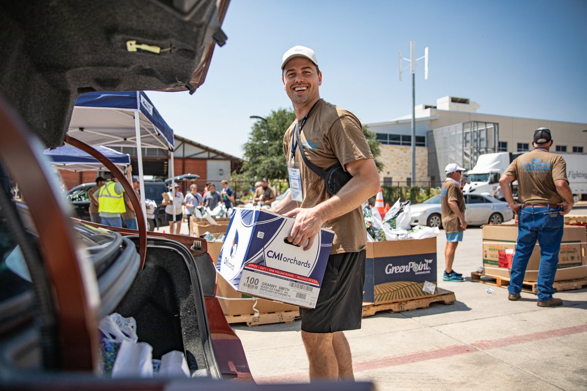 If you or someone you know is in need of food assistance, join us at this year's Tournament of Champions Food Distribution at the Food Bank on Thursday, June 5!

📍 5200 Historic Old Hwy 90 (Entrance 1)
🔔 Registration is required.

Register today ➡️ feedingamerica.az1.qualtrics.com/jfe/form/SV_8q…