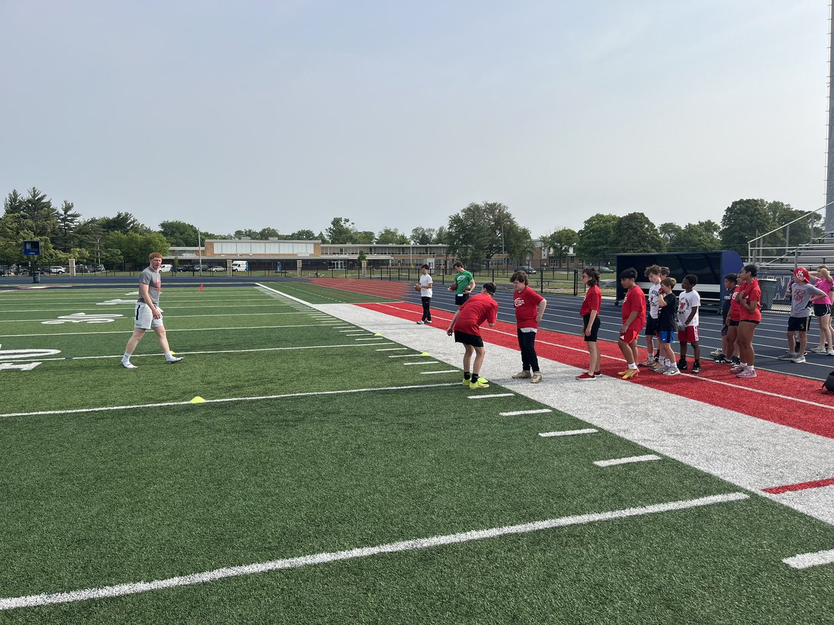 WABlackhawkFB's tweet photo. 6th-8th grade day 2! #FutureBlackhawks #PTW https://t.co/rfDm6uSgjn