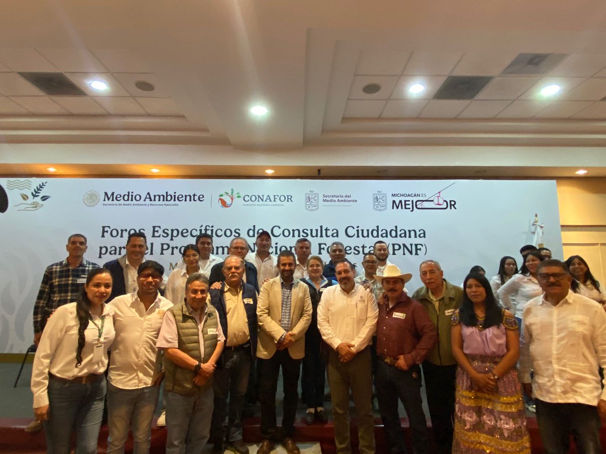 Quienes participaron hablaron sobre conservación y uso sostenible del recurso forestal, planteando problemas 🕵️‍♀️, propuestas 🏞️ y alternativas🧺 para Michoacán, el cual forma parte del Programa General Lázaro Cárdenas que atenderá la parte socioambiental para la Cuenca Balsas 🌄