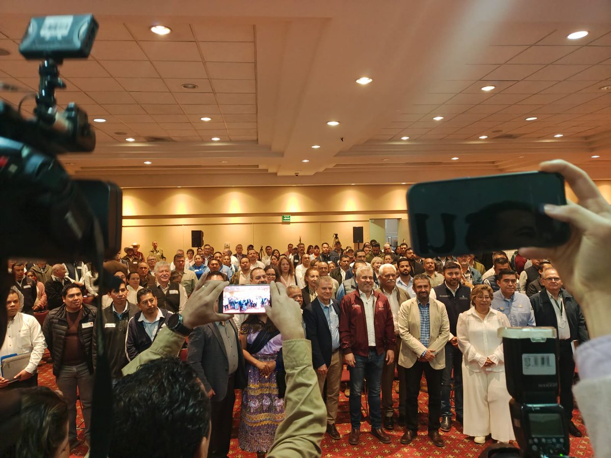 ✅El foro contó con la presencia de las comunidades indígenas de San Isidro, Nuevo San Juan Parangaricutiro, Cheranatzicurin, Barrio de San Francisco, Crescencio Morales, Náhuatl El Coire, Santiago Tingambato y el Consejo Comunal de Tarecuato.