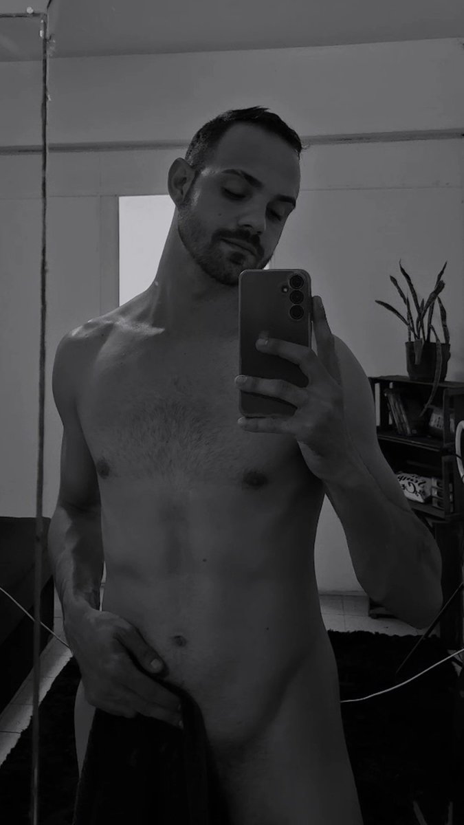 affsbraga's tweet photo. Tá frio né?! 🙇🏻‍♂️ https://t.co/ljcwlwGFsi