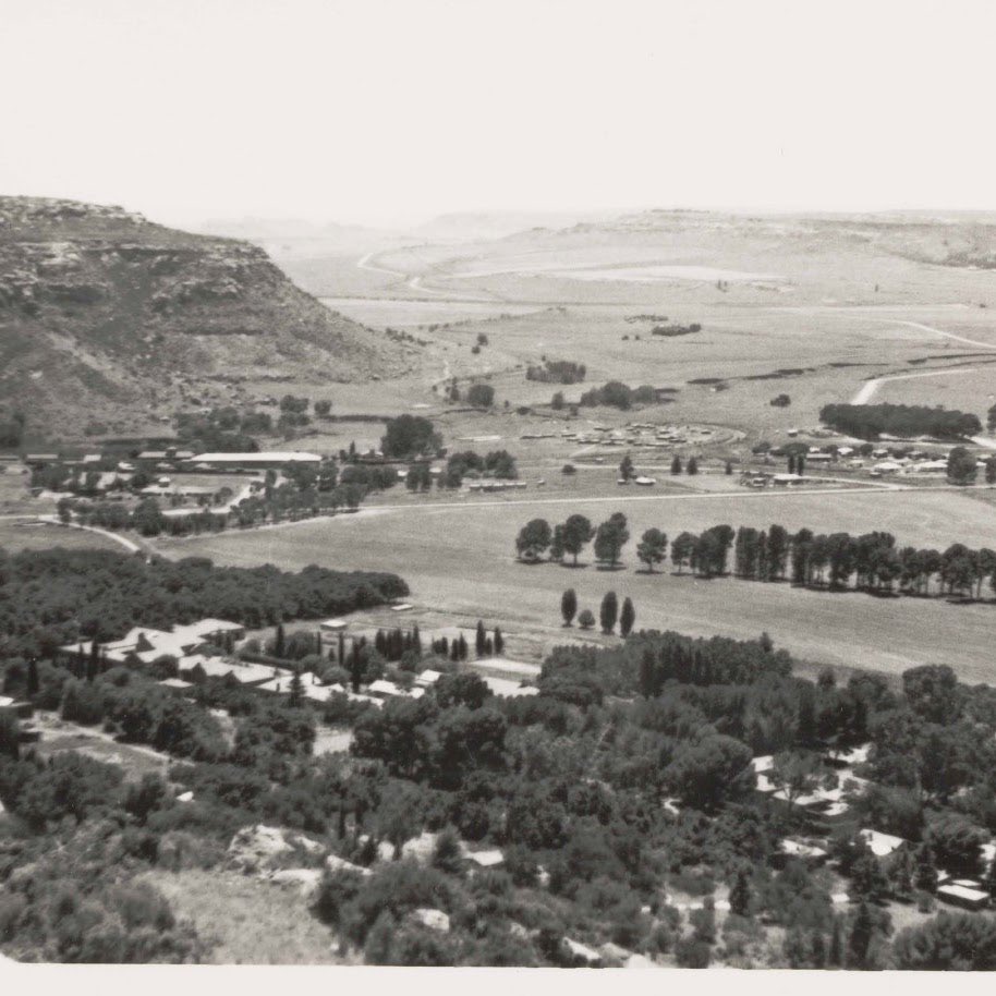 Charles Fonge (@fonge_bob) on Twitter photo Photographs of Modderpoort, South Africa
Discover this Anglican mission’s history through some great early photographs. The online exhibition explores churches, landscapes & missionary life using the archive of the Society of the Sacred Mission.
🔗modderpoort.york.ac.uk Photographs of Modderpoort, South Africa
Discover this Anglican mission’s history through some great early photographs. The online exhibition explores churches, landscapes & missionary life using the archive of the Society of the Sacred Mission.
🔗modderpoort.york.ac.uk