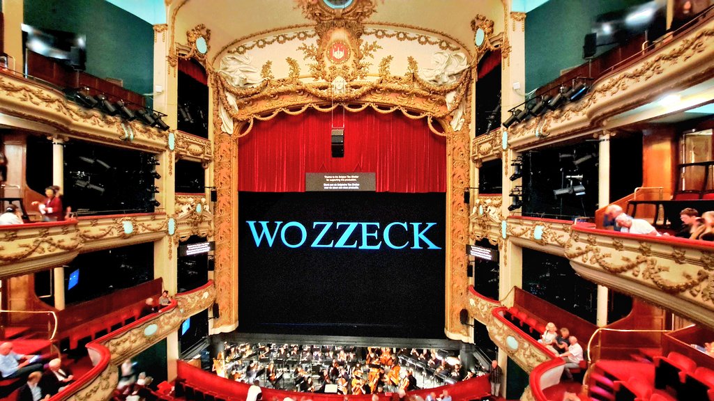 ilse janssens (@ilseja1) on Twitter photo ´De mens is een afgrond: het duizelt als je erin kijkt.´ Na 2 uur opera vanuit het waanzinnige hoofd van antiheld Wozzeck in een strak wit decor met schaduwen als geestelijke turbulenties, zit hij voor de rest van de avond in mijn hoofd. #Wozzeck #opera <a href="/operaballetvl/">Opera Ballet Vlaanderen</a> ´De mens is een afgrond: het duizelt als je erin kijkt.´ Na 2 uur opera vanuit het waanzinnige hoofd van antiheld Wozzeck in een strak wit decor met schaduwen als geestelijke turbulenties, zit hij voor de rest van de avond in mijn hoofd. #Wozzeck #opera <a href="/operaballetvl/">Opera Ballet Vlaanderen</a>