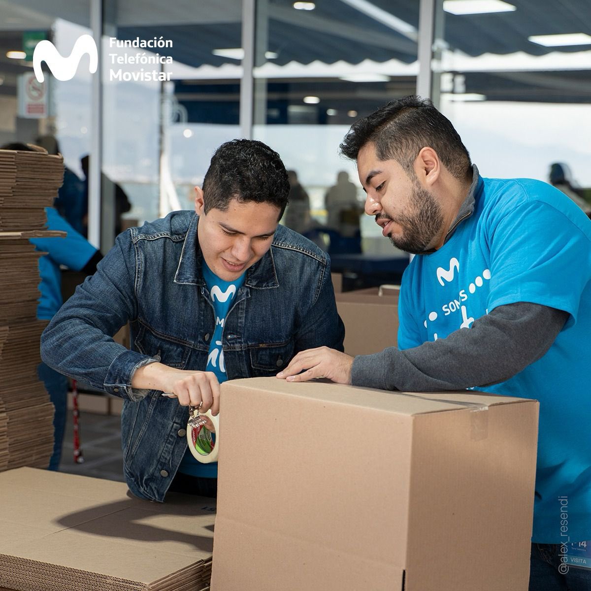 💙 ¡HOY nos unimos por la alimentación! #ODS

🤝 En el marco del Día Internacional del Voluntariado de Telefónica #DIVT25, nuestras voluntarias y voluntarios Telefónica armaron despensas con causa, que serán entregadas a familias beneficiarias de <a href="/APT_mx/">Alimento Para Todos</a> en Chimalhuacán.
