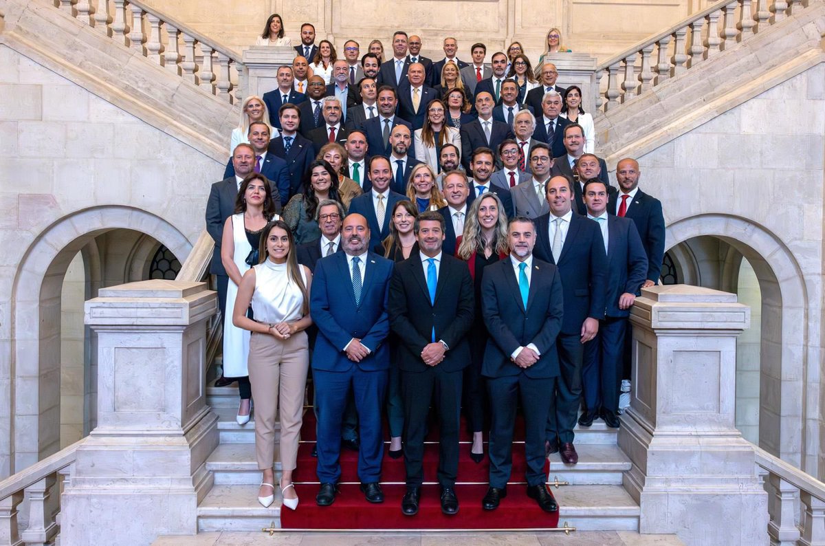 Líderes da oposição. 60 deputados. A trabalhar incansavelmente por Portugal e pelos portugueses. Obrigado pela confiança!