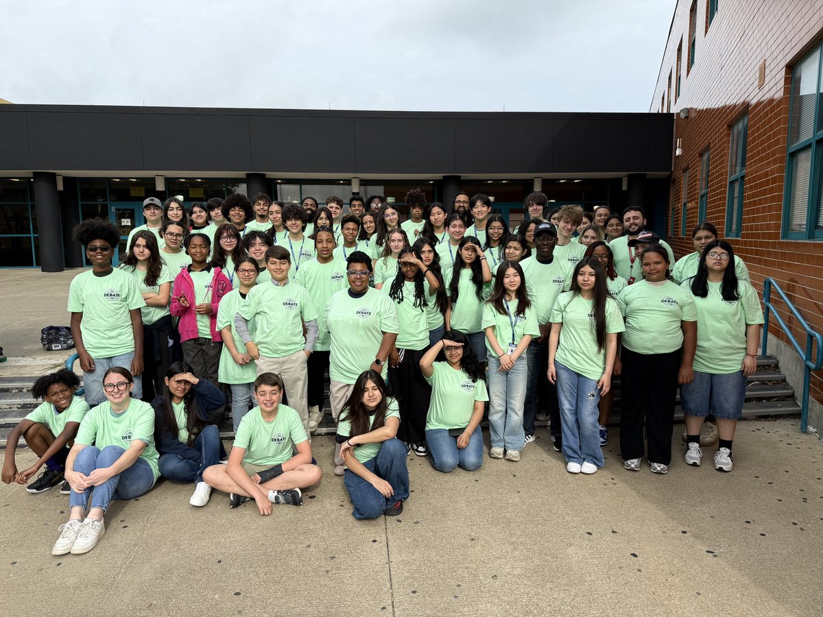 disdactivities's tweet image. Day 2 of Debate Camp is a wrap! 🎉 From fiery debates to new friendships, our 97 students shined across Policy, LD & World Schools. 🌟 Voices got louder, arguments got sharper, and the vibes stayed strong. Day 3 is gonna be 🔥! #DallasISD #DebateCamp2025