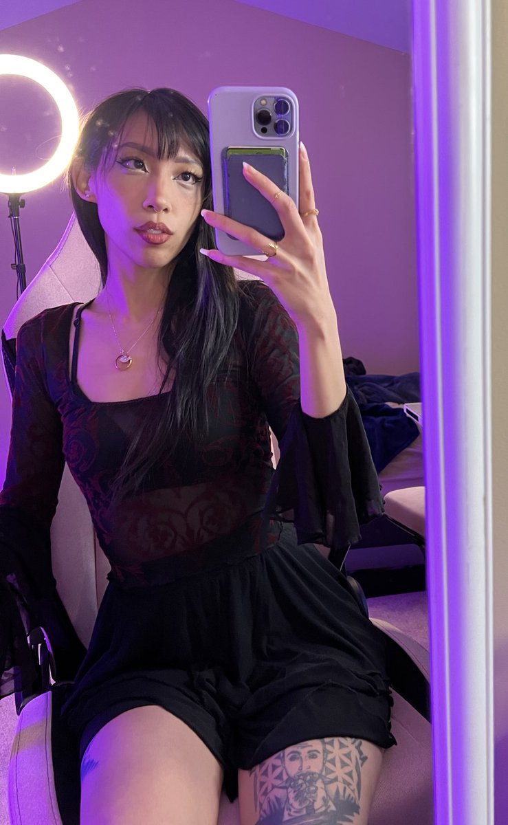 NoEngrishPlease's tweet image. Playing through the entire Resident Evil 4 for the first time bc I heard it’s a funny game 

Twitch.tv/NoEngrishPlease