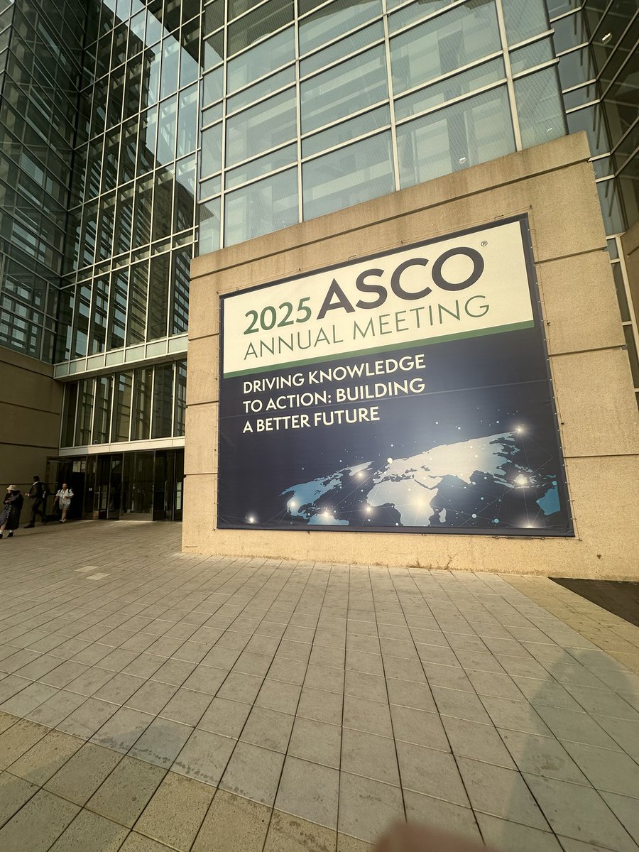 De vuelta de  #ASCO25, afortunada de nuevo por encontrar a amigos y compañeros, y por ver cómo la investigación nos lleva a un mejor futuro para las personas con cáncer