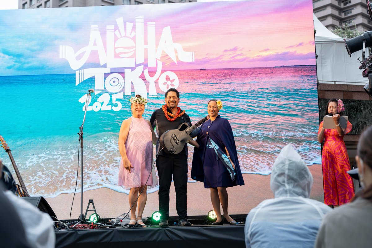 HawaiianAir's tweet image. Mahalo, @alohatokyo_official, for an amazing event. 🌺
Thanks to everyone who came by the booth and showed their love for Hawaiʻi. We could feel the aloha in the air. ✈️