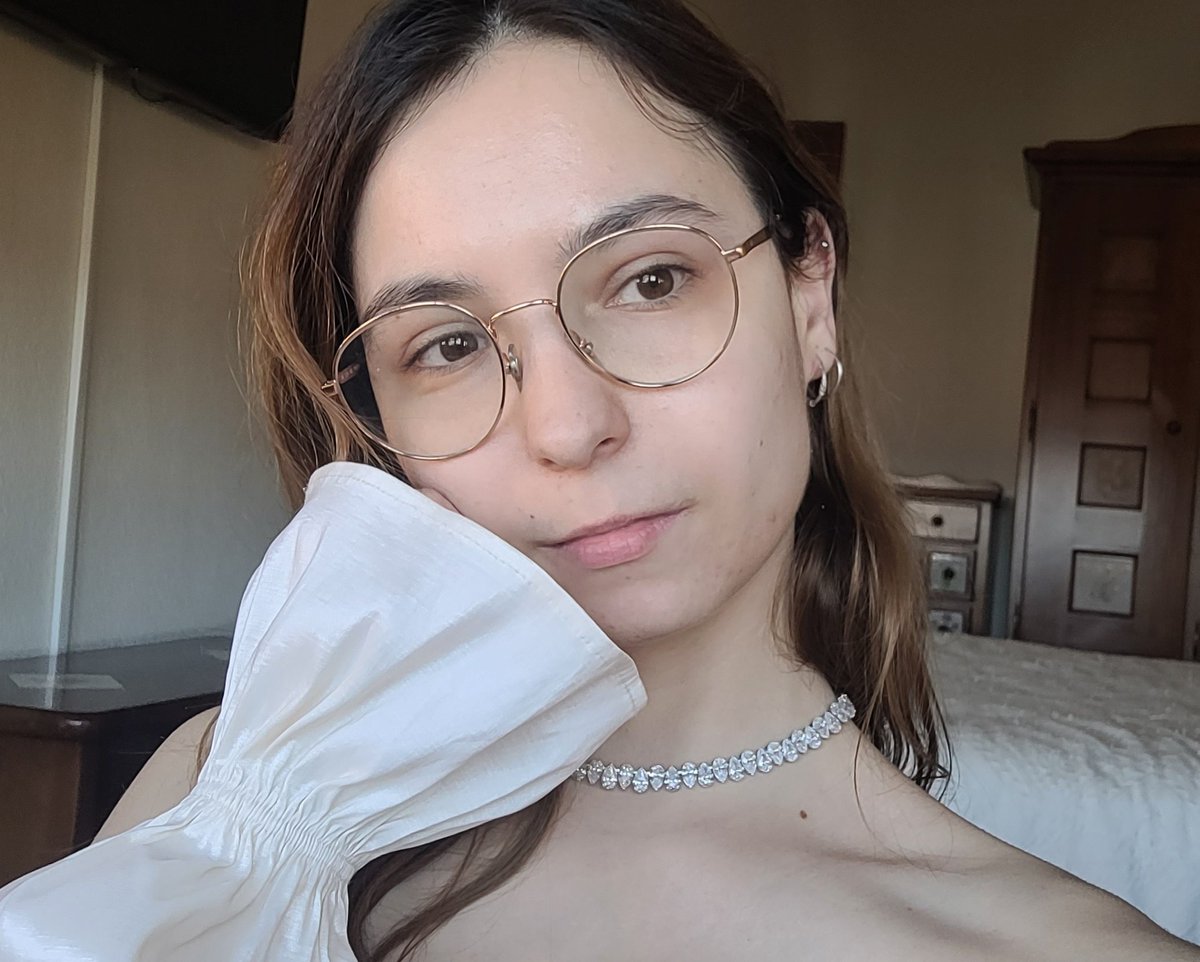 Buenas noches muuuaks (me duermo a las 2am) 😴