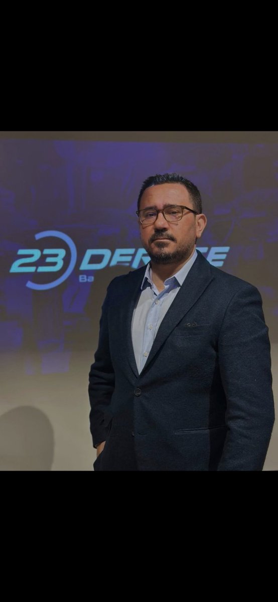 Tanıdığım en merhametli insanlardan biriydi. Allah eşi Derya ve oğlu Arel'e sabır versin. Çok üzgün ve şoktayım.😥